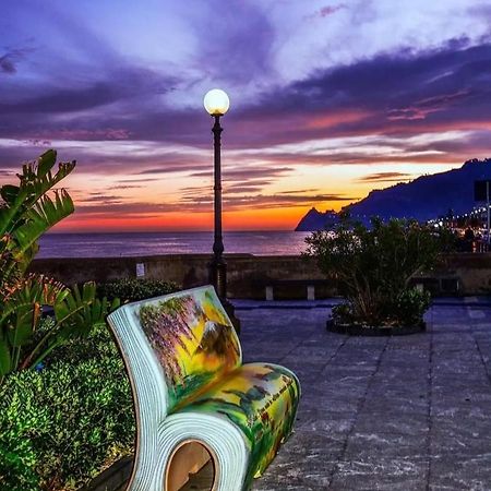 Torrevarata Vacanze Villa Santa Teresa Di Riva Eksteriør billede